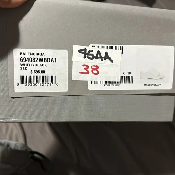 Authentic Balenciaga Leather platform sandal - Picture 7 of 8